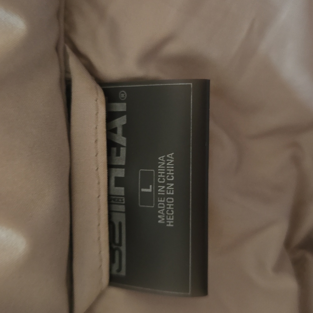 32 HEAT ~ Women's Cream Puffer Jacket - Picture 3 of 3